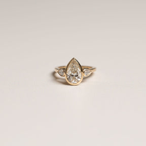 2.00ct Pear Lab Grown Diamond Tatum Ring