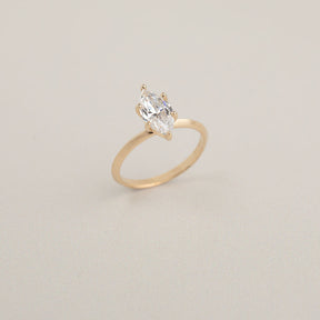 14k gold solitaire knife edge band engagement ring setting